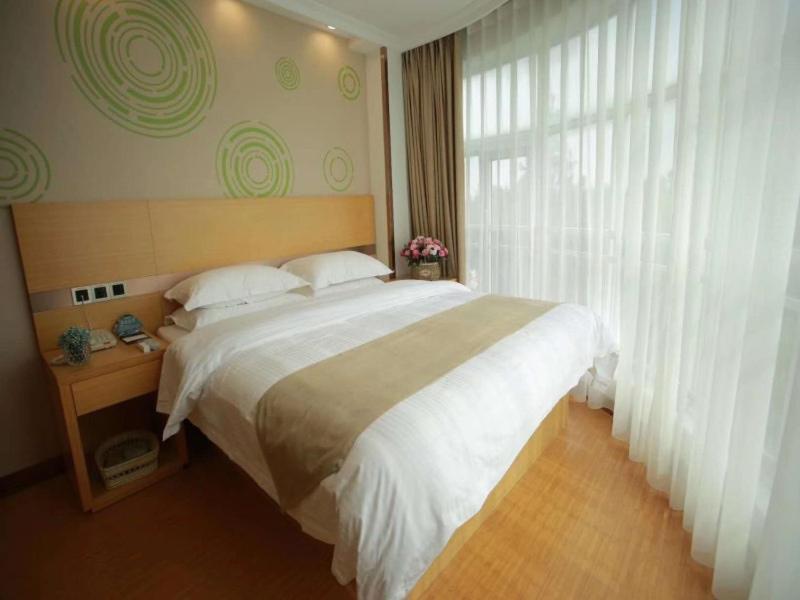 Greentree Inn Shanghai Hongqiao Transportation Hub National Convention And Exhibition Center Huaxiang Road Business Hotel Buitenkant foto